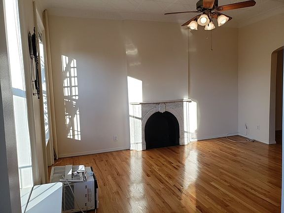 4th image of 594 Henry St #3