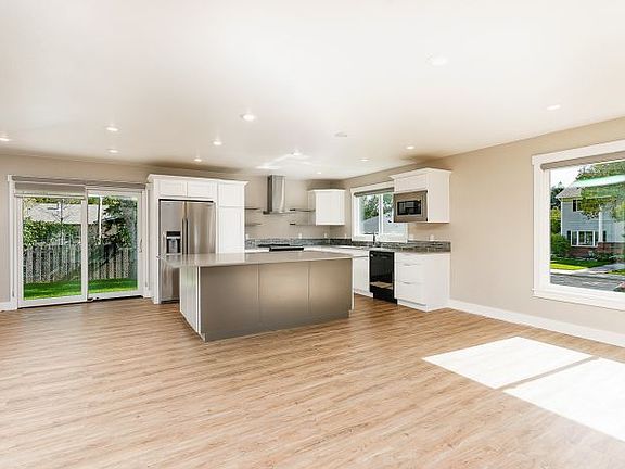 3rd image of 2411 Arvin Ln