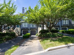 305 Driftwood Ln, Downingtown, PA 19335