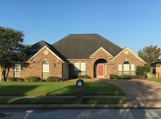 4902 Park Hampton Dr, Bryan, TX 77802