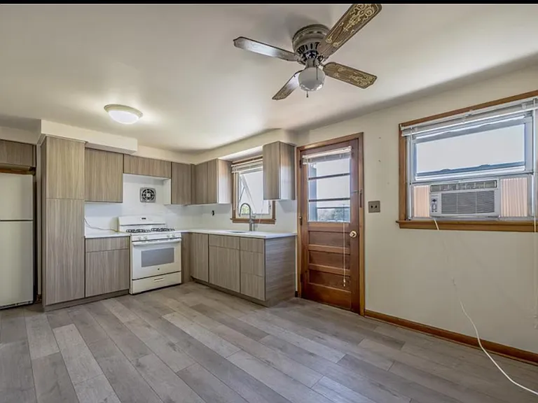 88 Maple Ave #2 — Photo 2