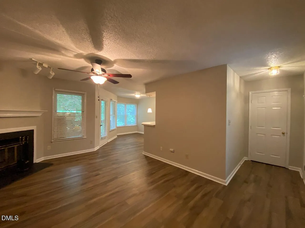 109 Killam Ct — Photo 2