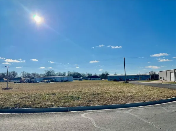 LOT 6 E Park Ln, Odessa, MO 64076