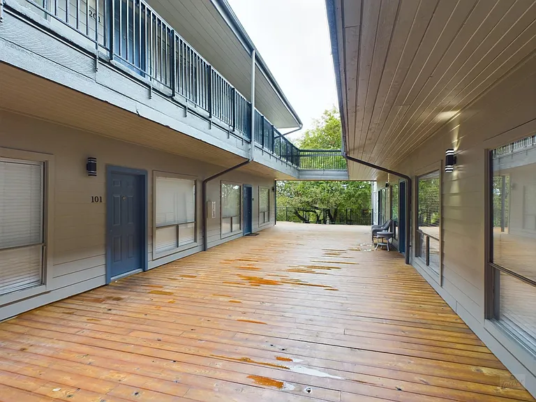 908 Poplar St #201 — Photo 14