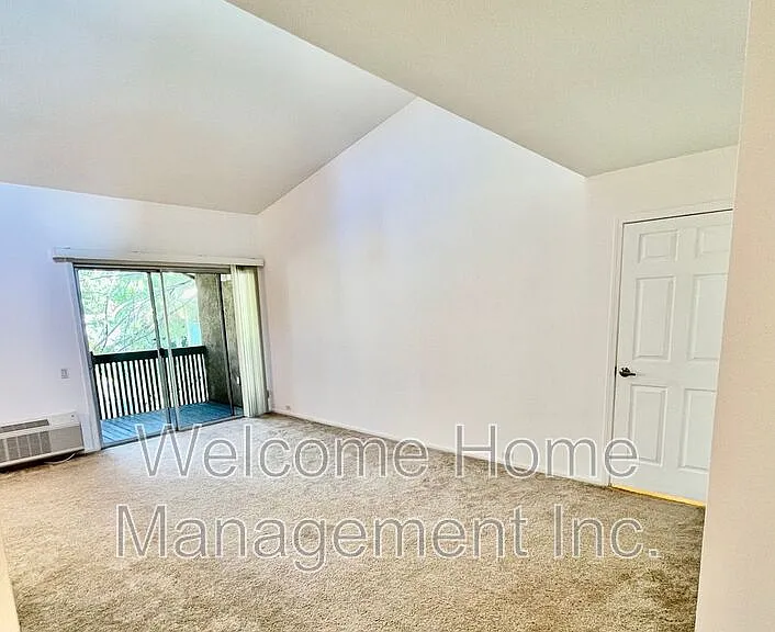 1240 Walker Ave #307 — Photo 3