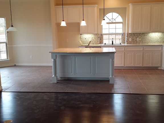 4th image of 6410 Lakecrest Dr