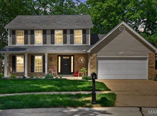 246 Westridge Parc Ln, Ballwin, MO 63021