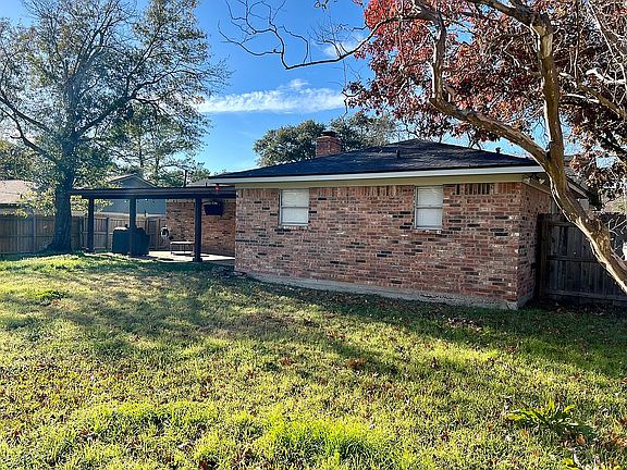 4th image of 3507 Green Oaks Dr