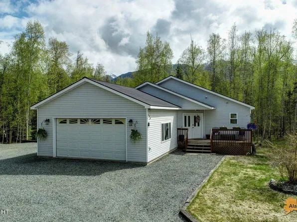 18626 Mink Creek Dr, Chugiak, AK 99567
