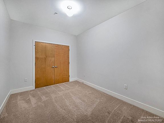 5th image of 303 S Main St APT 204
