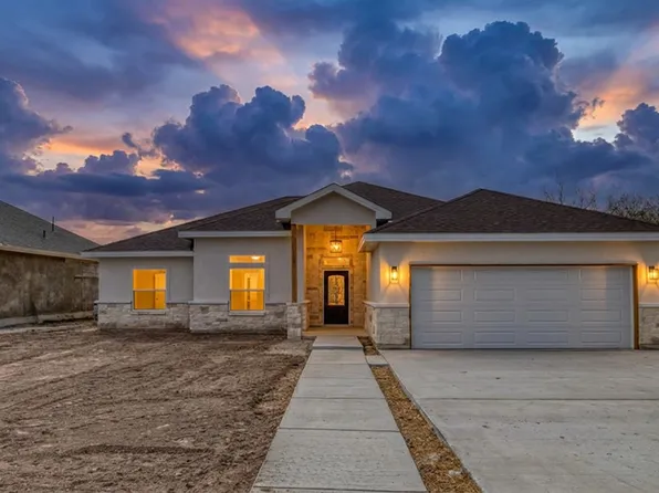 207 Riverside Drive, Uvalde, TX 78801