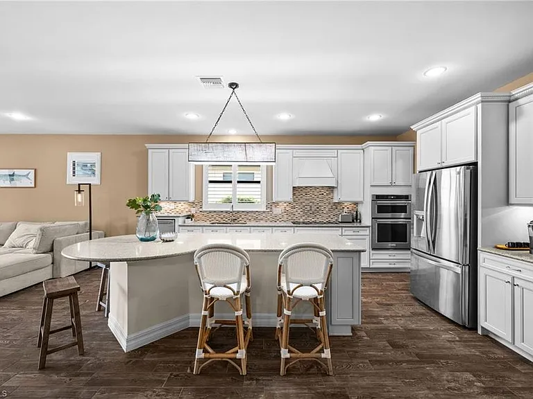 14750 Laguna Dr — Photo 17