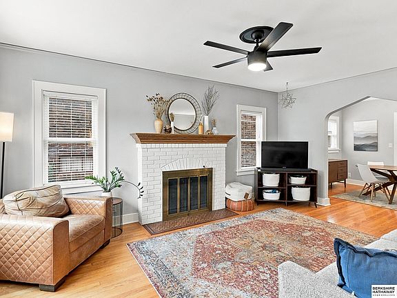 2nd image of 5807 Pierce St