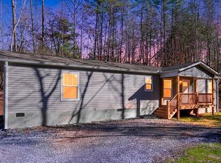 195 Loganberry Ln, Hayesville, NC 28904