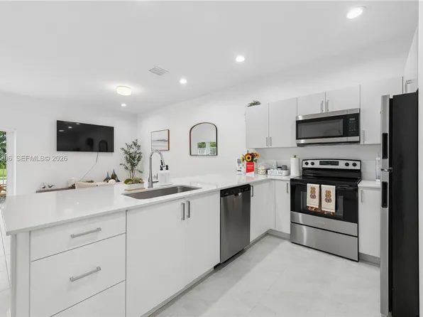 635 NW 30th Ter, Pompano Beach, FL 33069