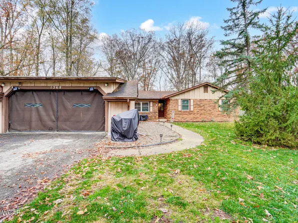 1268 Forest Dr, Lima, OH 45805