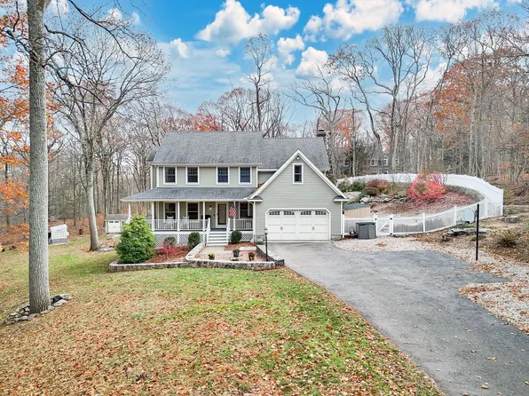 35 Bradley Lane, Newtown, CT 06482