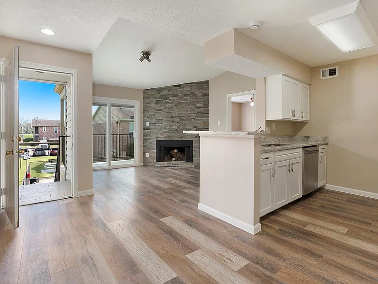 18800 Egret Bay Blvd #306 — Photo 9