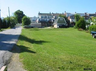 8 W Howard St, Red Lion, PA 17356