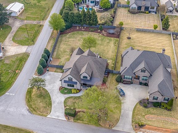 2nd image of 2201 River Rd