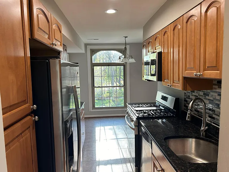 3304 Woodburn Village Dr #22 — Photo 4
