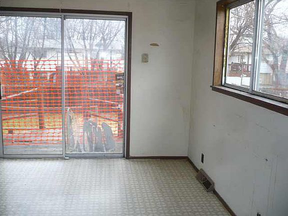 3rd image of 2939 S Richmond Ave #Hud-181156689