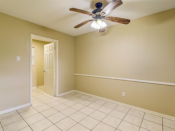 4th image of 15803 Parksley Dr
