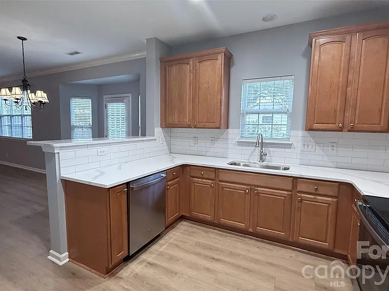 17507 Westmill Ln — Photo 2