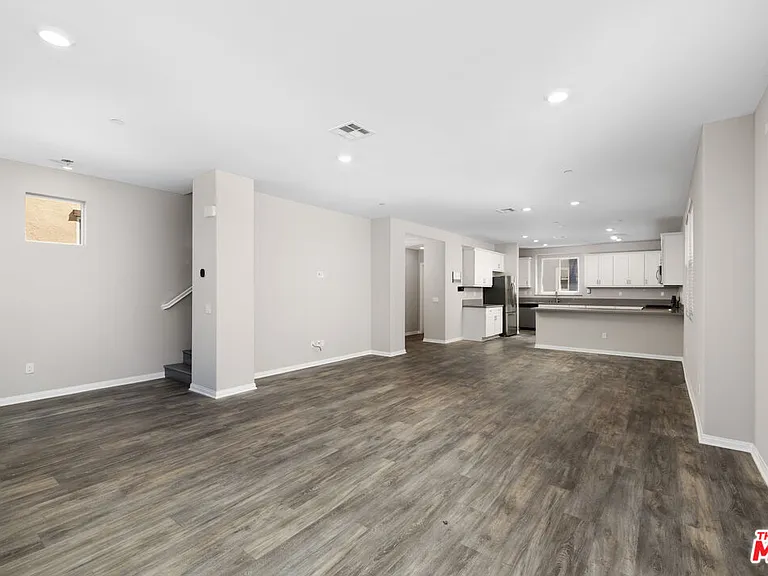 757 Daniel Freeman Cir — Photo 3