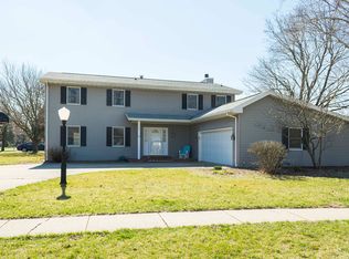 3401 Roxford Dr, Champaign, IL 61822