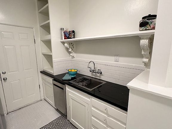 5th image of 1104 Brent Ave #0