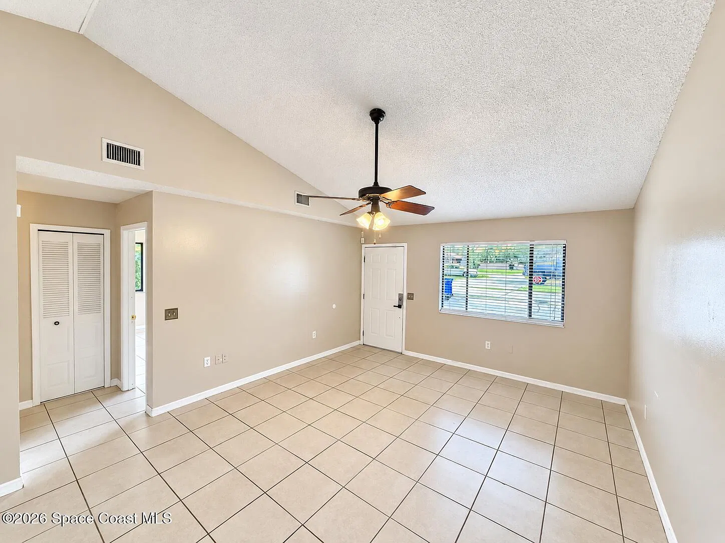 2 bed, 2.0 bath, 900 sqft, $1,200 — Photo 4