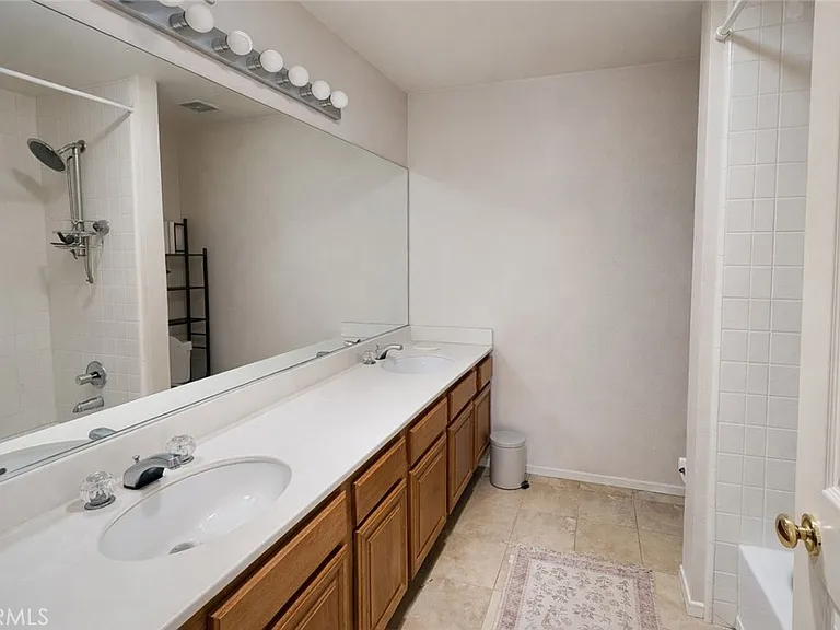 5637 Redwood Ave — Photo 16