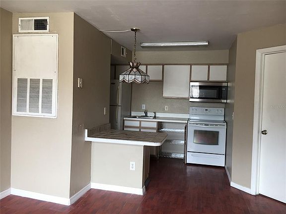 4th image of 2200 Key West Ct APT 723