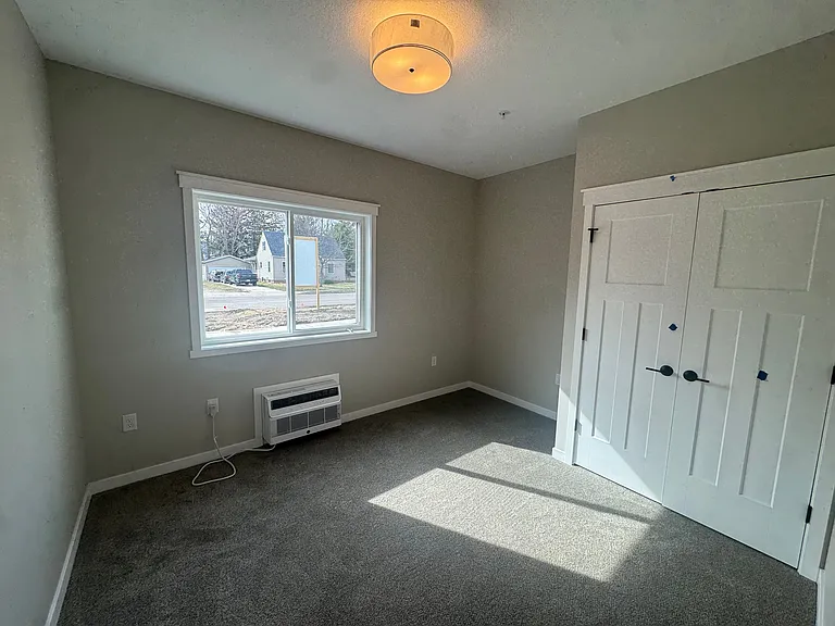 260 S Chestnut St — Photo 16