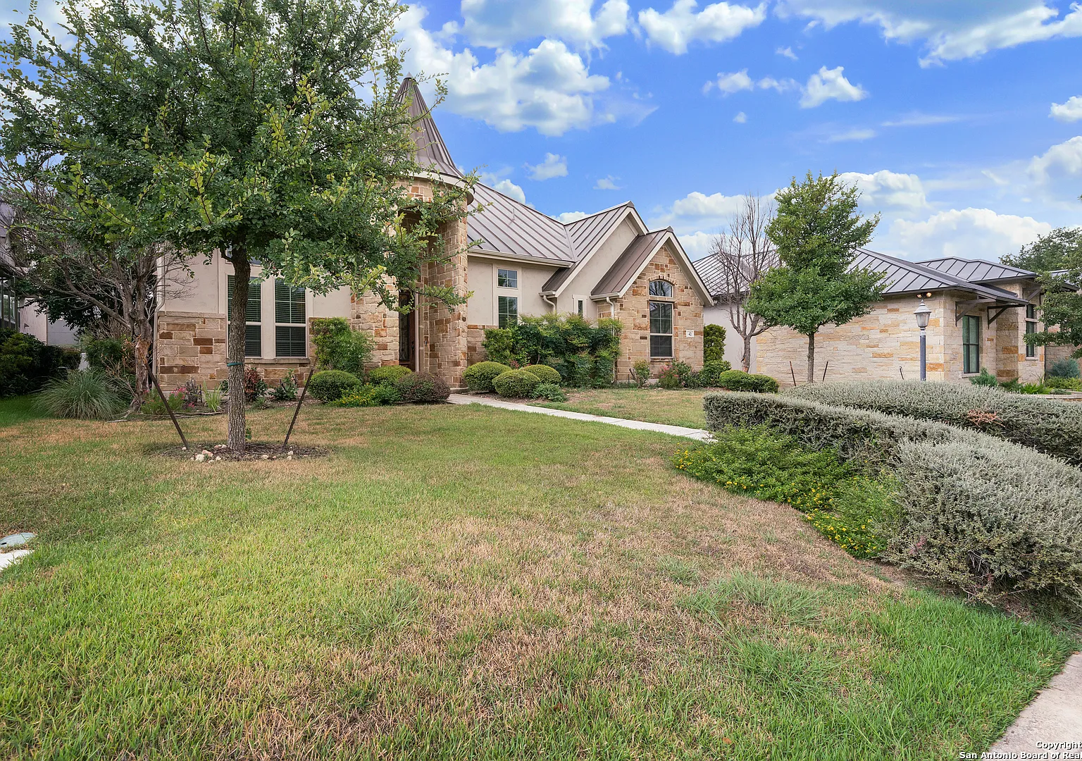 4 bed, 2670 sqft, $3,695 — Photo 2