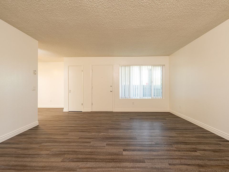 1st image of 1135 Meadowlake Dr #10