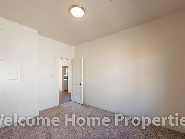 512 S College Ave — Photo 17