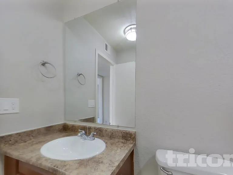 2803 N Dakota St — Photo 13