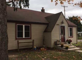 1041 Jefferson Ave, Petoskey, MI 49770