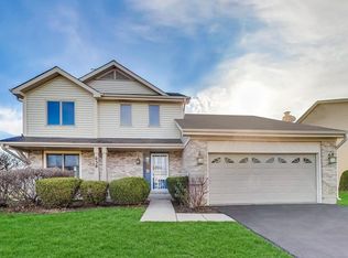 638 Stuart Dr, Carol Stream, IL 60188