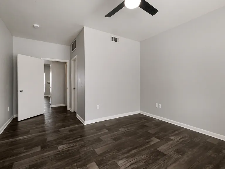 Castle Hills Townhomes — Photo 44