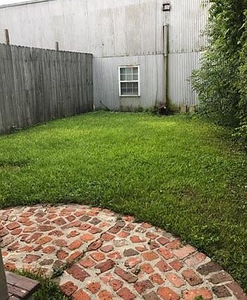 4th image of 909 Patterson St