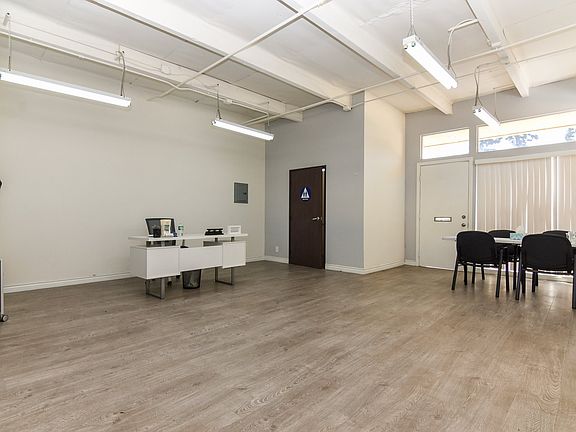 5th image of 7019 Canoga Ave Ste D