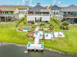 2296 E Crab St, Crystal Beach, TX 77650