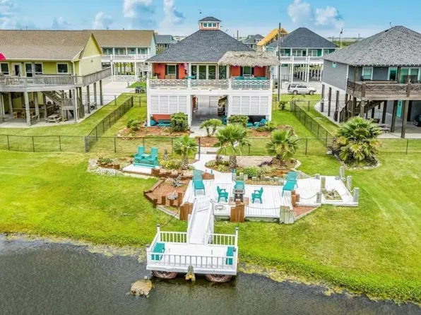 2296 E Crab Street, Crystal Beach, TX 77650