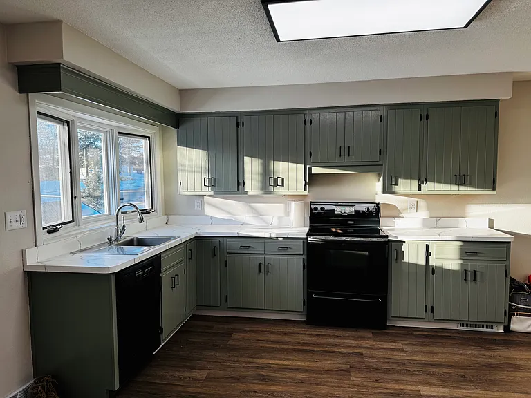 59 Fleetwood Rd NW — Photo 8