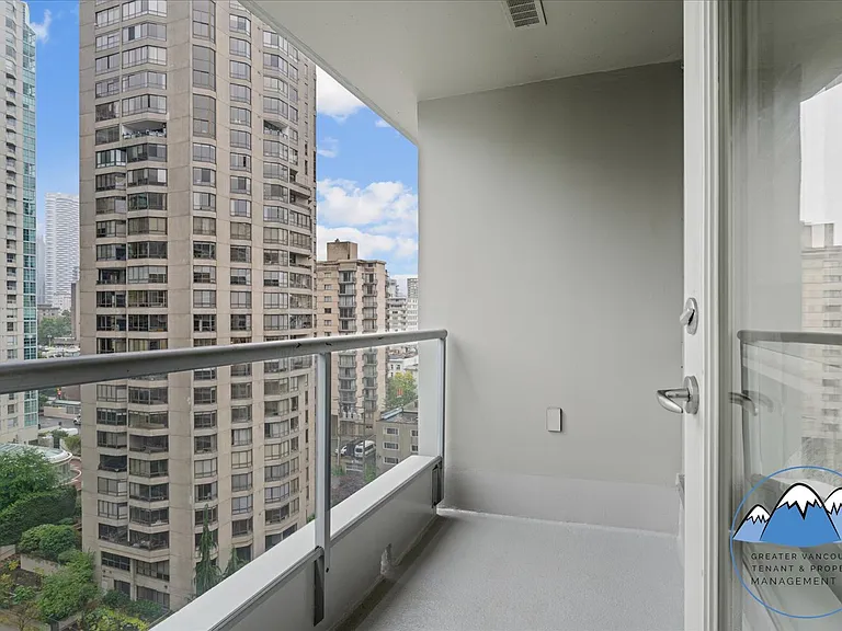 1420 Georgia St W — Photo 21