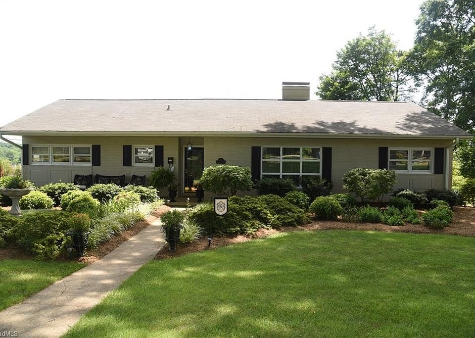 1st image of 604 Highland Dr