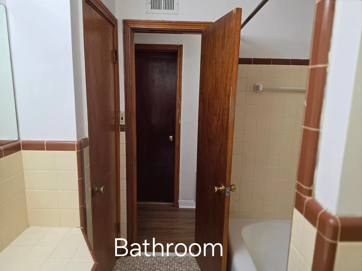 3 bed, 1100 sqft, $1,500 — Photo 2